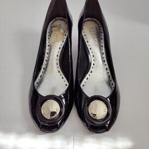 Ladies SZ 6-1/2B BCBG Black Patent Leather Pump